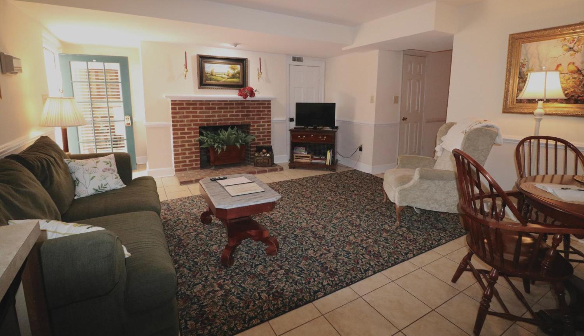 The Richard Johnston Inn & 1890 Caroline House フレデリックスバーグ エクステリア 写真