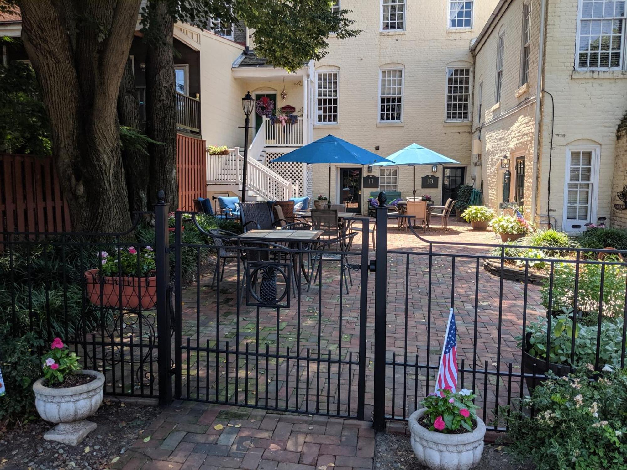 The Richard Johnston Inn & 1890 Caroline House フレデリックスバーグ エクステリア 写真