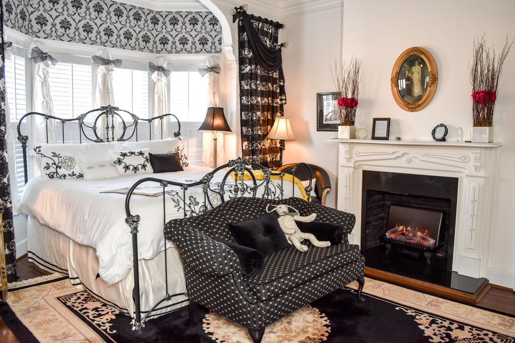The Richard Johnston Inn & 1890 Caroline House フレデリックスバーグ エクステリア 写真